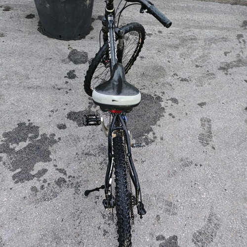 Mountain bicycle like new, disc brakes, 27 inch, men's