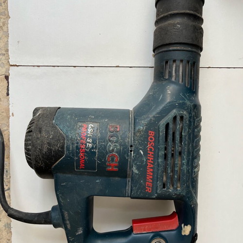 Bosch Professional GBH 2-26 DBR and GSH 3E rotary hammers used