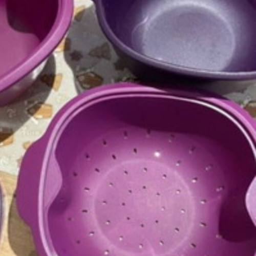 Tupperware Thermo Container with Strainer and Spoon 2.25L