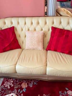Chesterfield style living room set like new, leather with wooden frame