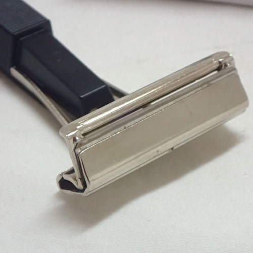Schick Injector Type L1 Razor with Black Handle and Case like new
