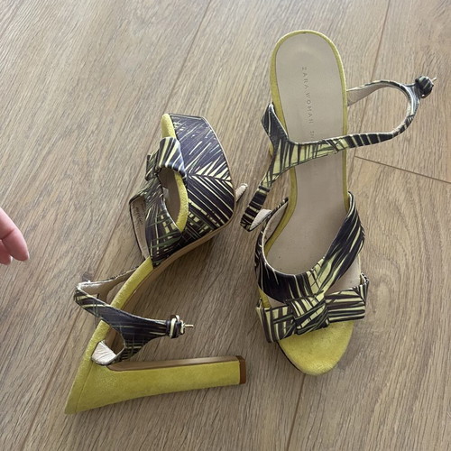 Zara high heel shoes size 40 like new, green and yellow