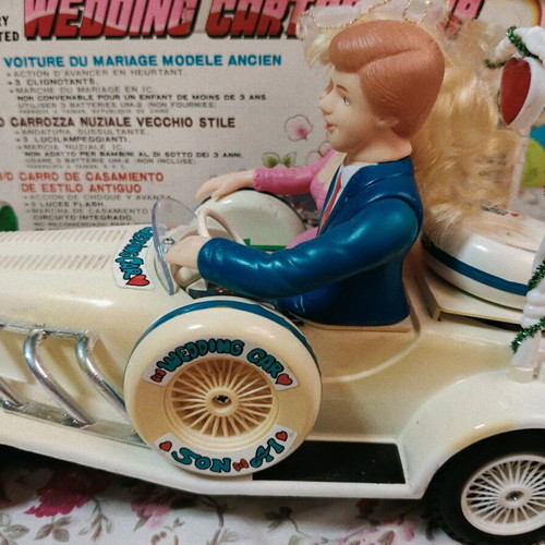 Παιχνίδι Wedding Cartoon Car δεκαετίας 90 μεταχειρισμένο, vintage