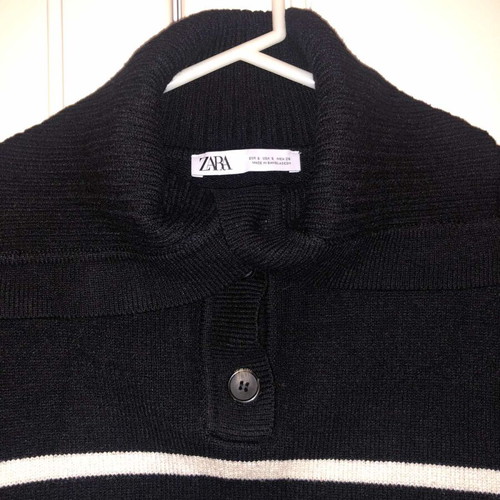 Zara knitted sweater size S like new