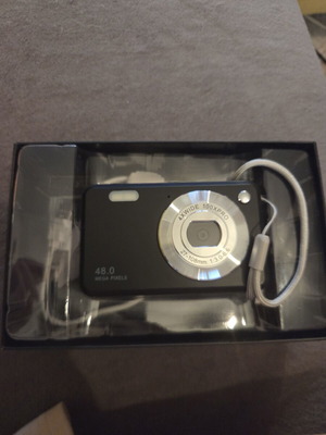 Digital camera brand new with 48 megapixels and SD card included