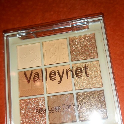 Mini eyeshadow palette with glitter new