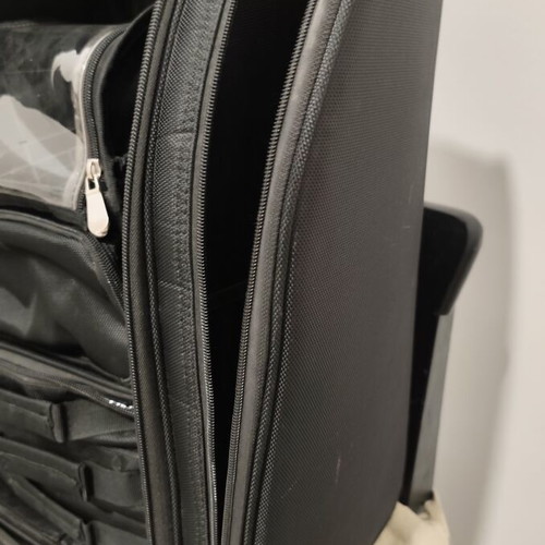 Wheeled Beauty Case with Acrylic Dividers like new