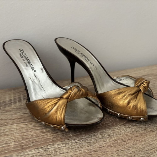 Dolce & Gabbana leather flat sandals like new, gold, size 36