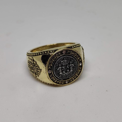 El Cazador 1784 ring like new with gold tone and silver details
