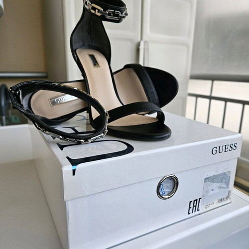 Guess leather sandals size 39 like new, black