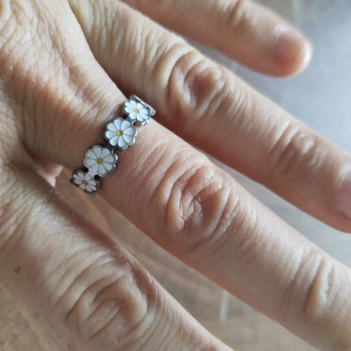 Cute Little Daisy Cuff Ring fresh white color, adjustable, new