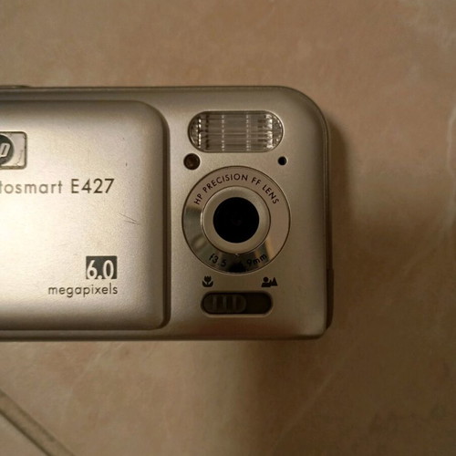 HP Photosmart E427 used digital camera with color screen