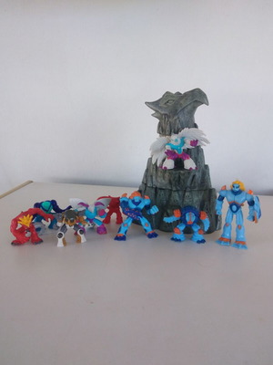 Gormiti bundle σαν καινούργιο με 9 φιγούρες και Fortress of Eagles air