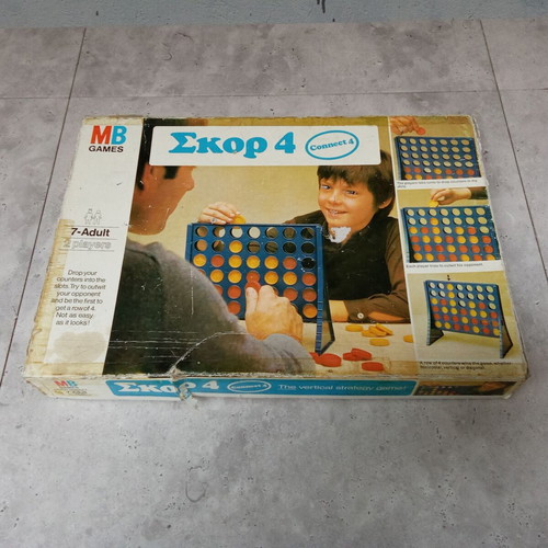 Score 4 collectible board game used, MB 1980s edition, moderate condition