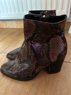 leopard boots ZARA no39