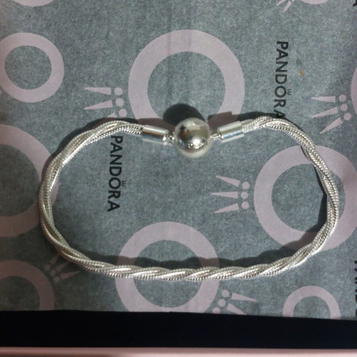 Pandora bracelet new, size 19 cm, silver with round clasp