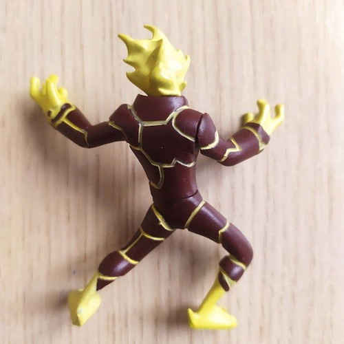 Ben 10 Heatblast figure 7 cm like new with movable parts