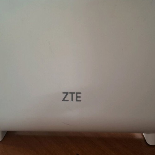 Router ZTE H288A like new with transformer