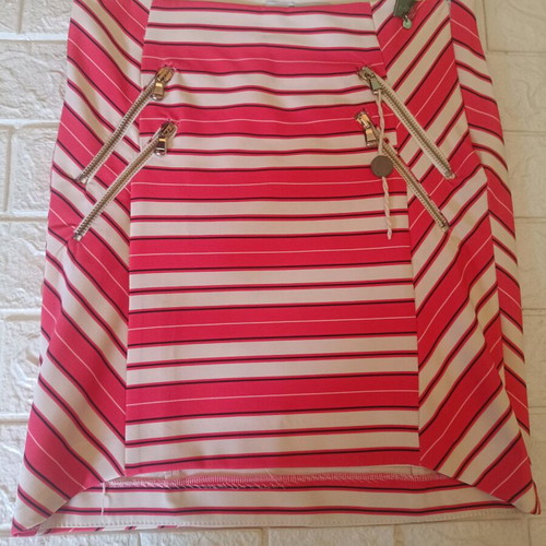 Relish skirt size 42 like new, orange with decorative zippers