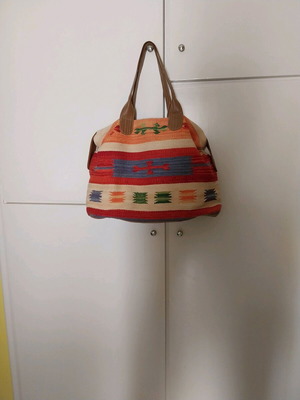 Υφαντή τσάντα εξαιρετική, πολύχρωμη, σαν καινούργια