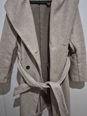 Zara beige coat with hood size small to medium like new