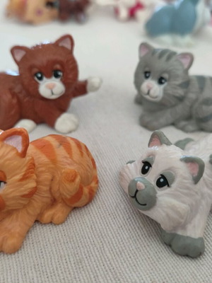 Set of 4 Pound Purries Kittens like new