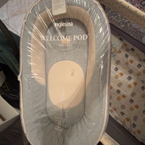 Inglesina Welcome Pod Baby Nest like new, grey-beige