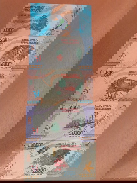 ΜΑΔΑΓΑΣΚΑΡΗ SET 100,200,500,1.000,2.000 ARIARY (2017) /MADAGASCAR 100 - 2.000 ARIARY P# 97-101 UNC