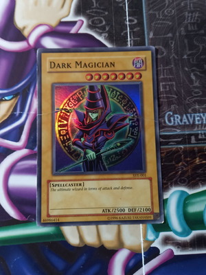 Dark Magician Yu-Gi-Oh! Super Rare card