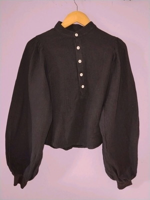 Shein black blouse like new with puff sleeve, size S
