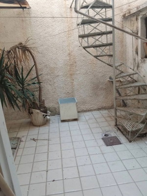 Διαμέρισμα ισογείου στα Ταμπούρια, 102 τ.μ. με 3 υπνοδωμάτια, Χρήζει ανακαίνισης
