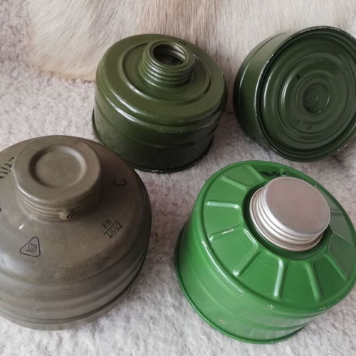 Vintage gas mask filters like new, pack of 4