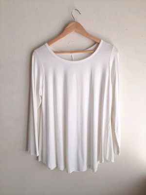 Women's blouse new, size L/XL, white, viscose fabric