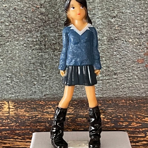 Collectible mini figure Anime Style 6.5cm new, Preppy with skirt