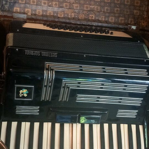 Settimio Soprani accordion like new, Italian made 55s-70s