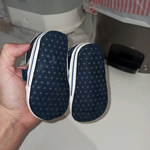 Baby shoes size 16 like new