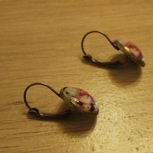 Retro earrings like new, small pink peonies, discreet