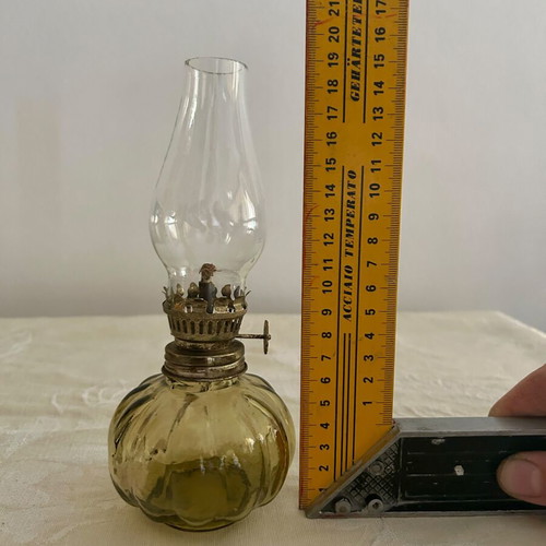 Vintage oil lamp like new, fully functional