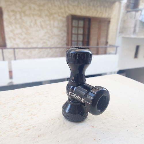 Lezyne CO2 Pump Head like new, black aluminum CNC