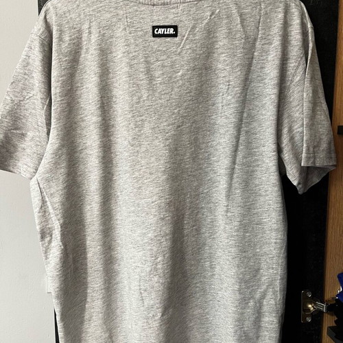 Cayler and Sons Drake T-shirt like new, size Large, grey