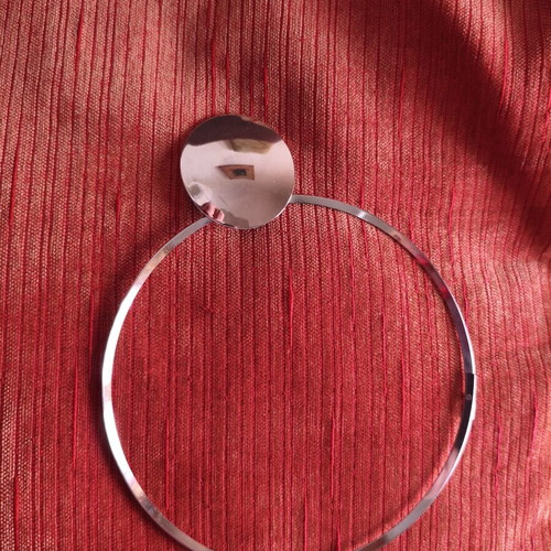 Metal collar choker necklace like new, silver with round mirror disc