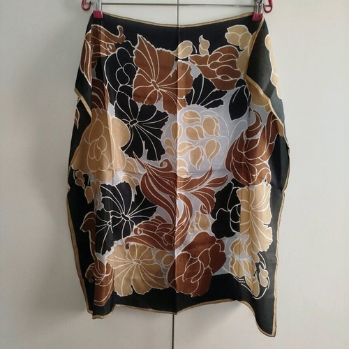 Scarf black with beige and brown flowers like new