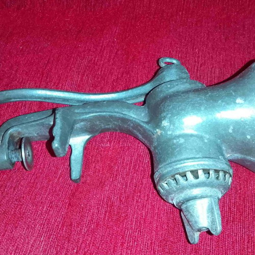 Vintage meat grinder used, collectible and rare, functional 1930-1945