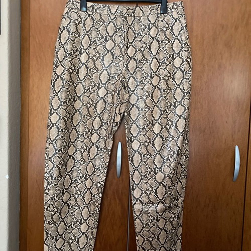 Zara women's pants like new, size XXL, beige snake texture