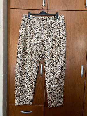Zara women's pants like new, size XXL, beige snake texture