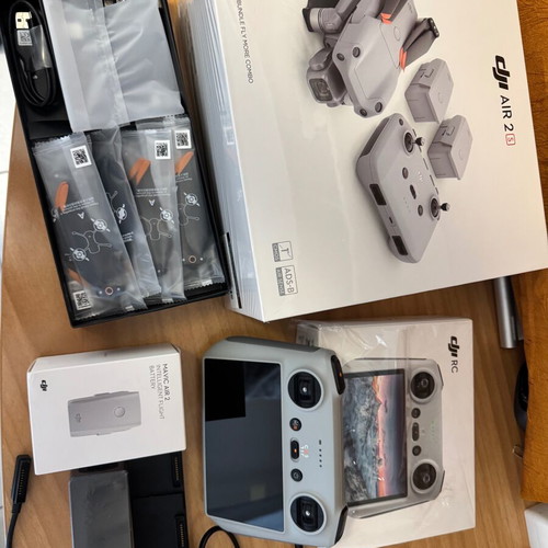 DJI Air 2s Combo drone like new with DJI RC control and 5 batteries