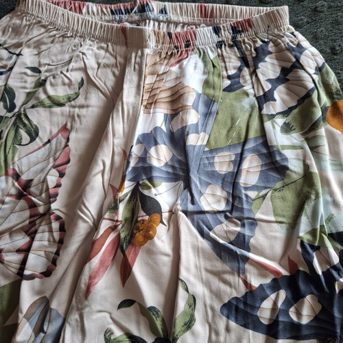 Floral women's pants size S like new, multicolor