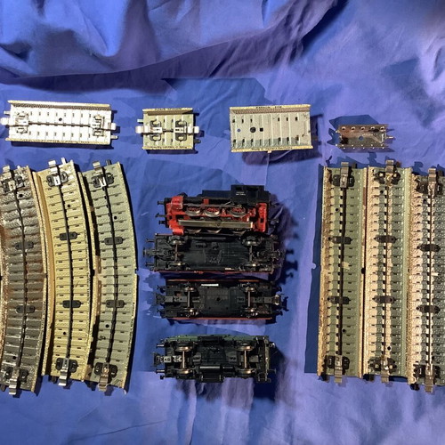 Marklin 3029 steam locomotive set with wagons and rails used