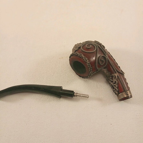Wooden pipe used with handmade metal wire decoration