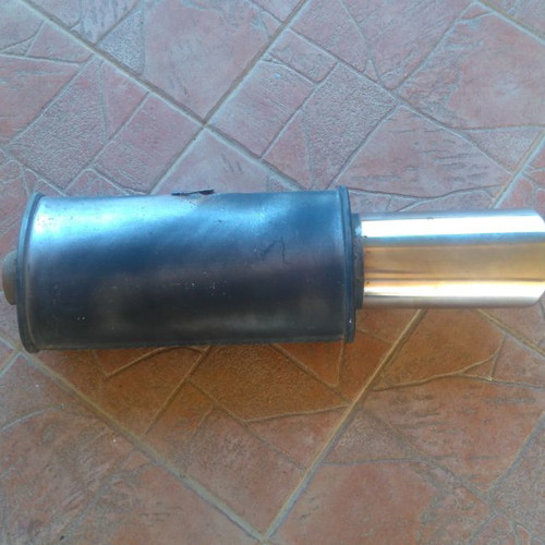 Exhaust tip used with mats included
